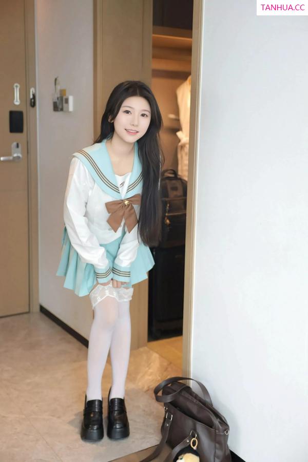   [XiuRen]高清写真图 2025.06.09 No.10379 林嘉馨 JK制服第5张图片